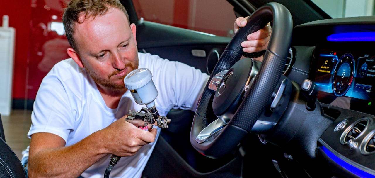 cover 11 limpiar restaurar y tapizar cuero • Leathertech World