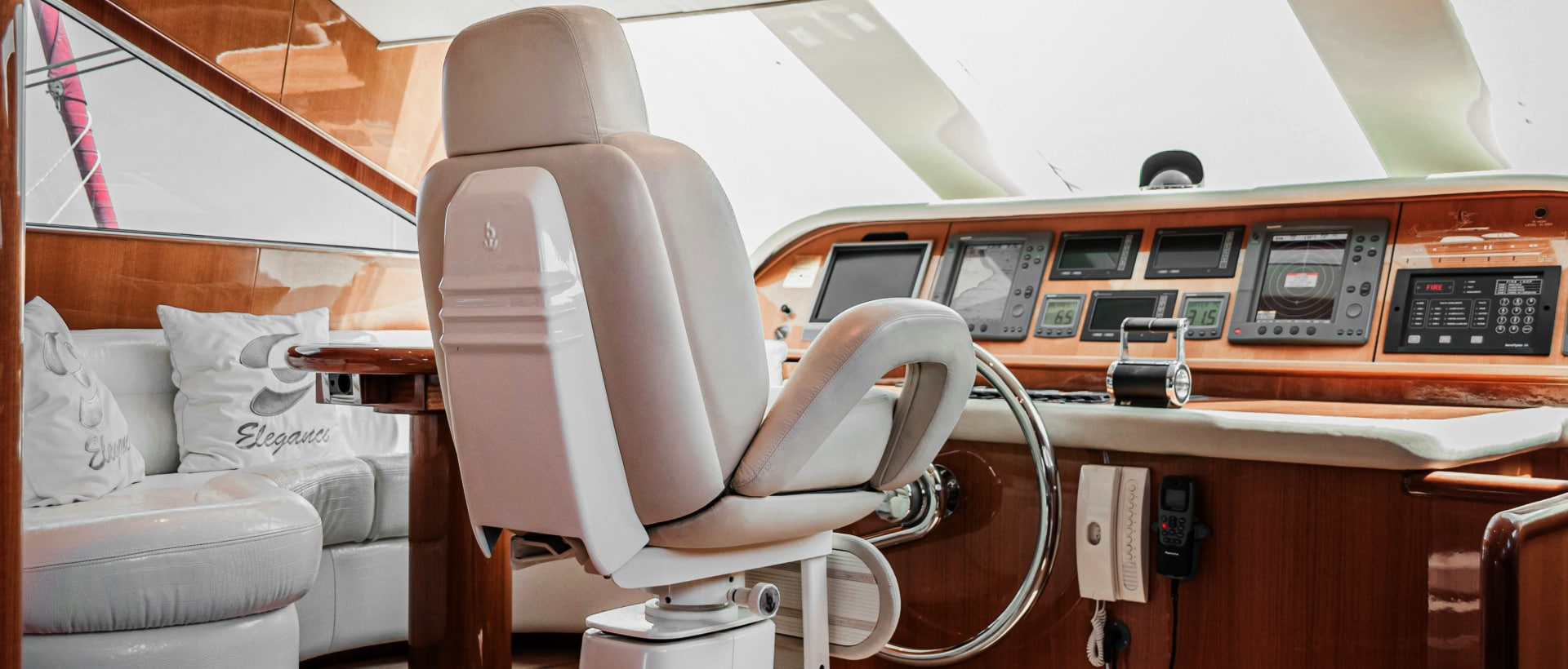 cover sabes por que usamos cuero en las embarcaciones • Leathertech World