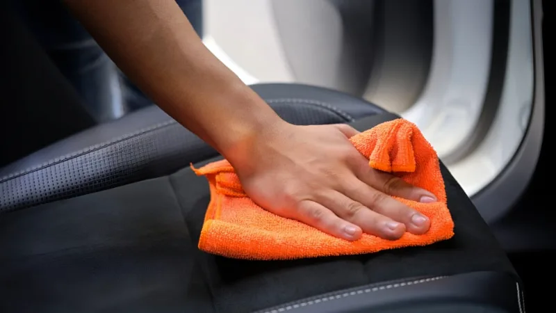 image limpia tapiceria cuero con frecuencia &bull; Leathertech World