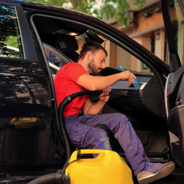 image servicio limpieza interior coche leathertech • Leathertech World