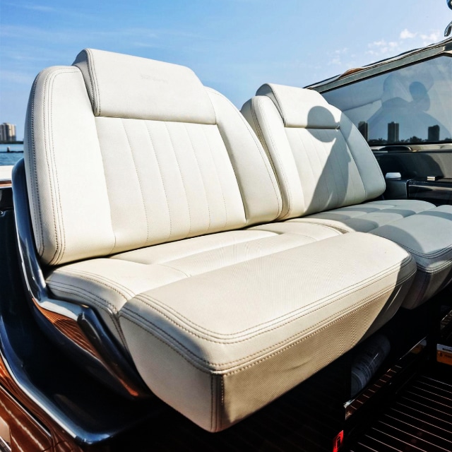 image servicio restaurar cuero barcos leathertech • Leathertech World