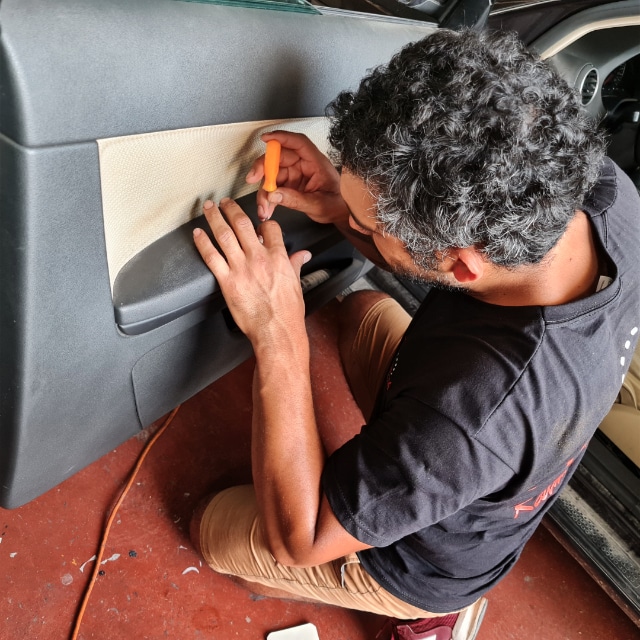 image servicio restaurar cuero coches leathertech image servicio restaurar cuero coches leathertech • Leathertech World