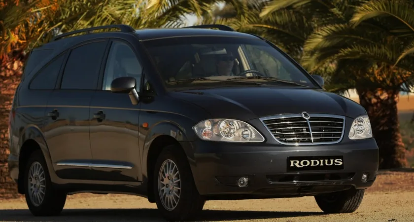 image top coches mas feos de la historia sangyong rodius &bull; Leathertech World